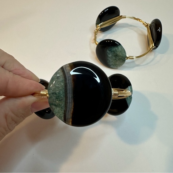 2 Bourbon & Boweties Bangle Bracelets dark brown blue gold-plated wire-wrapped - Picture 3 of 5